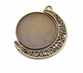 Metallic Crescent Pendant - Gold