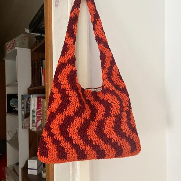 بوكس هدية من SmileMeStudio حقيبة يد كروشيه مموجة – حقيبة بوهو باللونين البرتقالي والعنابي