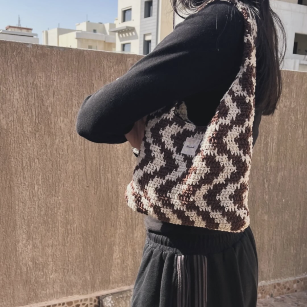 بوكس هدية من SmileMeStudio حقيبة يد كروشيه مموجة – حقيبة بوهو باللونين البني والبيج